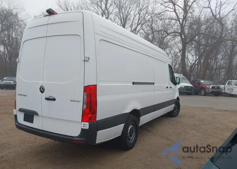2025 Mercedes-Benz Sprinter 2500 High Roof 4-Cyl Diesel from USA, damaged, VIN W1Y4KCHY3ST204361